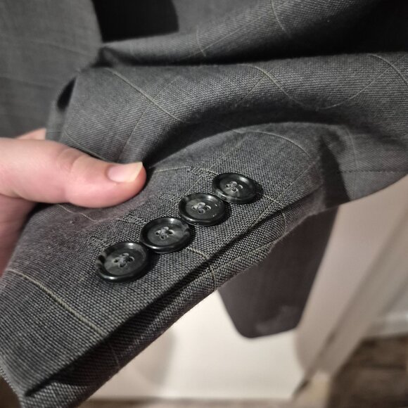 Stafford Men's Stretch Windowpane 2 Piece Classic Fit Wool Suit - Picture 6 of 9